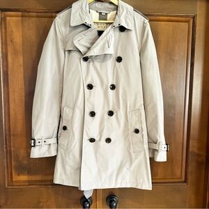 Burberry Classic Light Tan Trench Coat w/Packable Pouch